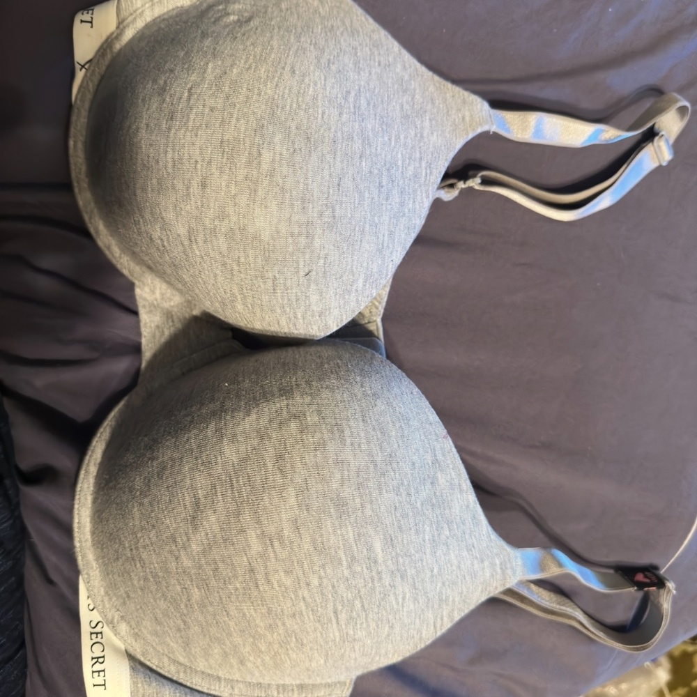 New VS Victoria’s Secret t-shirt pus up full overage bra 40D grey